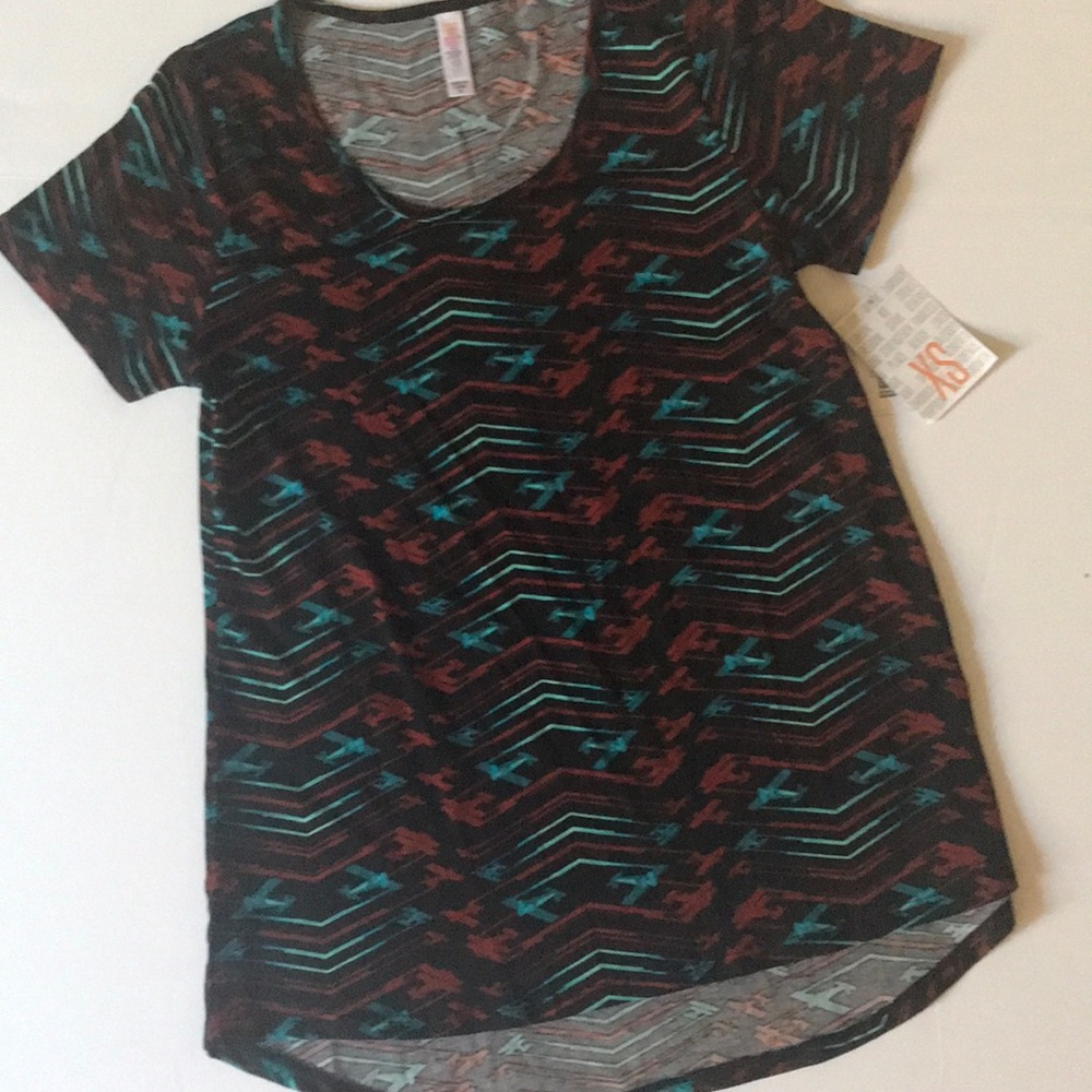 BNWT LuLaRoe Classic Tee size XS